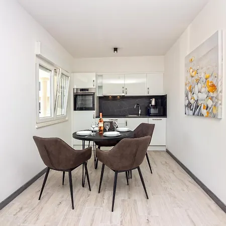 Cozy Ivana Apartment Kastela