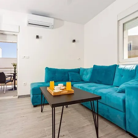 Cozy Ivana Kastela
